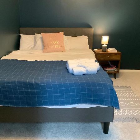 2 Bedroom Apartment Near Southfields Лондон Экстерьер фото