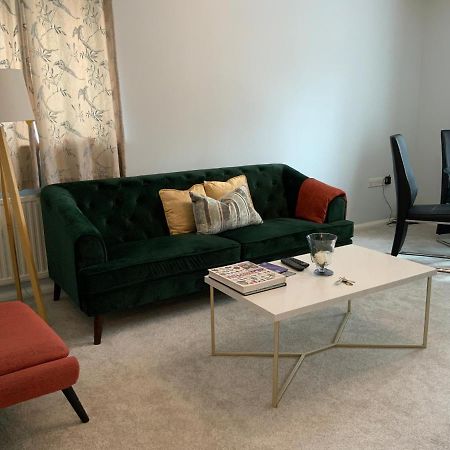 2 Bedroom Apartment Near Southfields Лондон Экстерьер фото