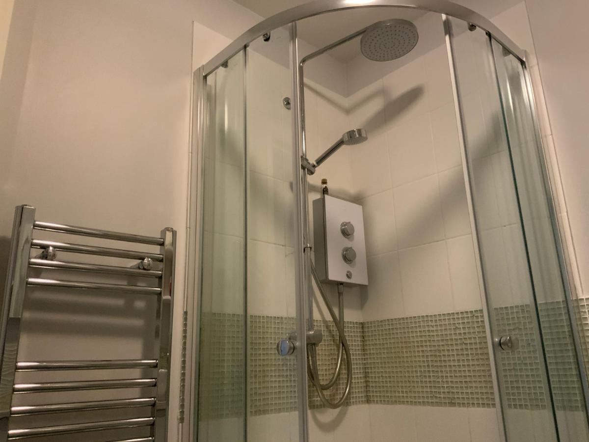2 Bedroom Apartment Near Southfields Лондон Экстерьер фото