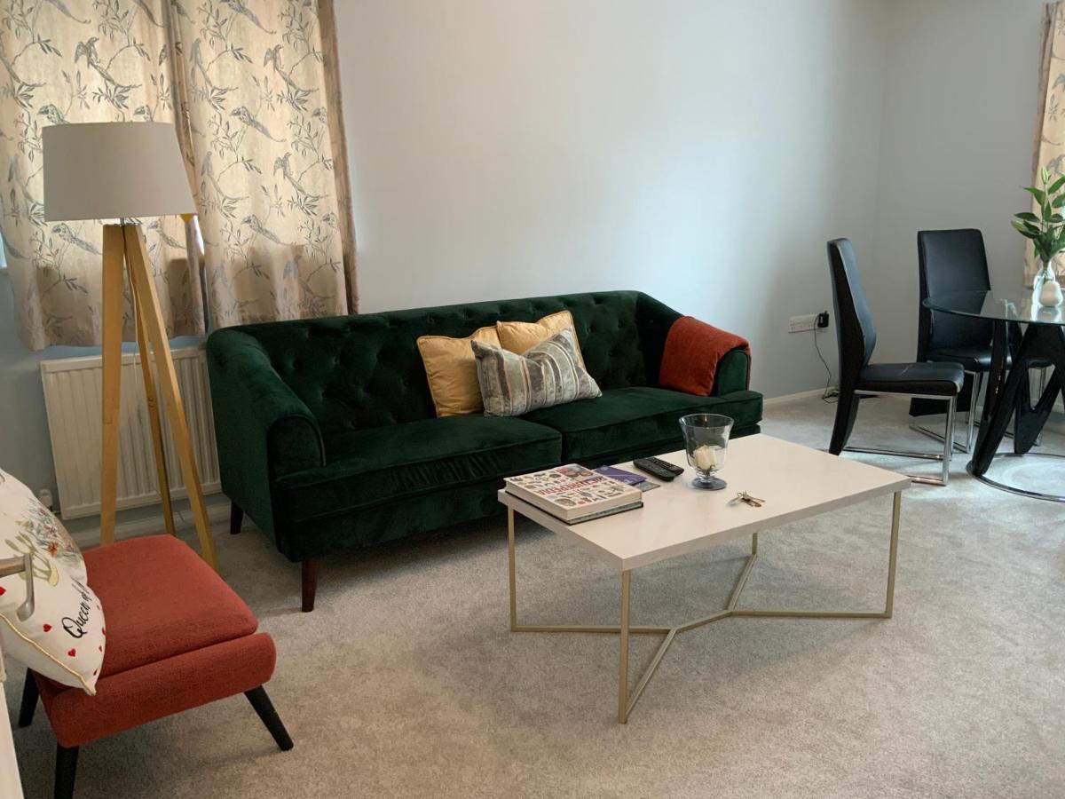 2 Bedroom Apartment Near Southfields Лондон Экстерьер фото