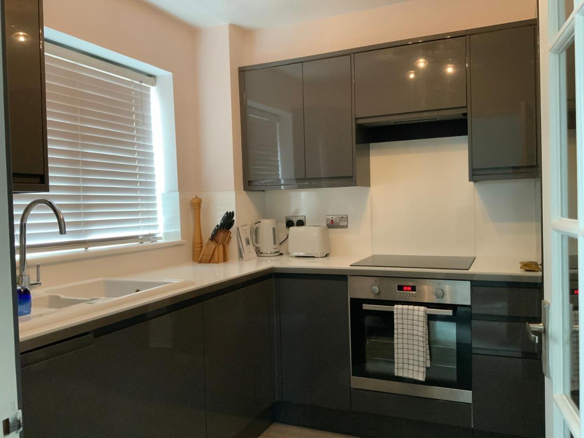 2 Bedroom Apartment Near Southfields Лондон Экстерьер фото