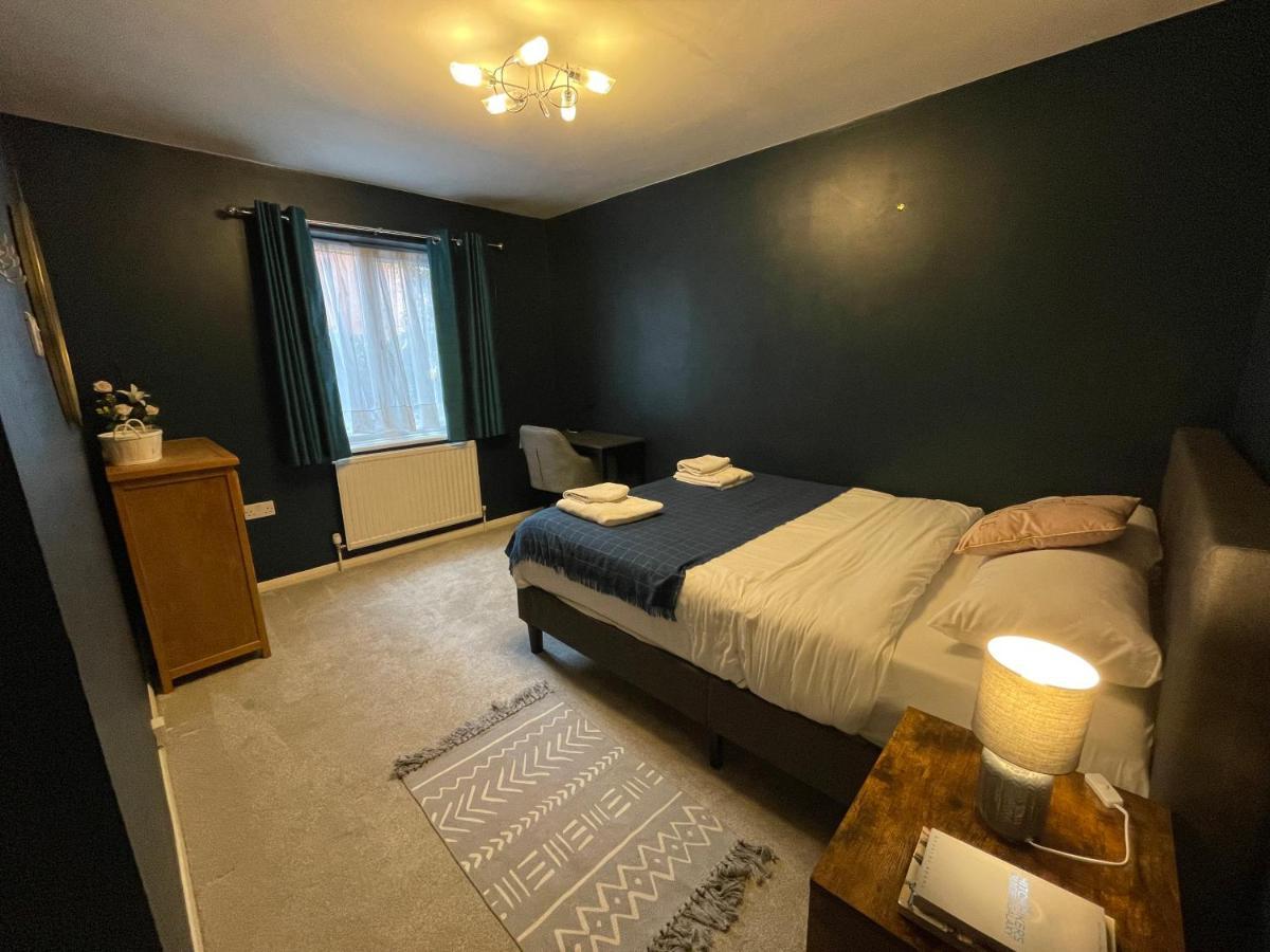 2 Bedroom Apartment Near Southfields Лондон Экстерьер фото
