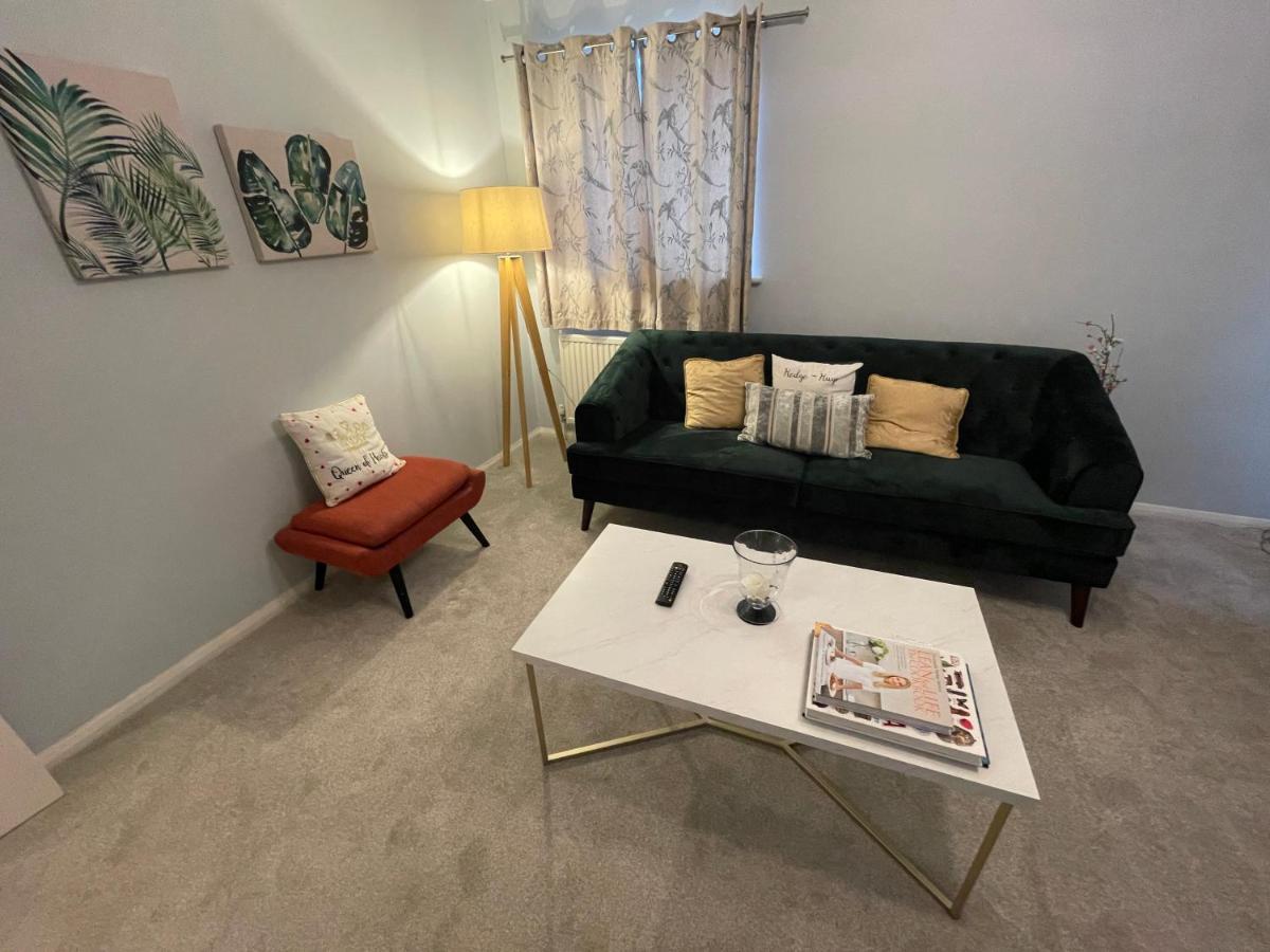 2 Bedroom Apartment Near Southfields Лондон Экстерьер фото